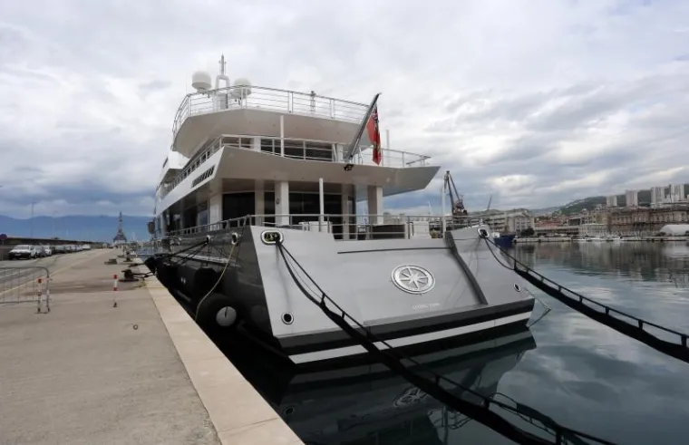 72 METRA ČISTE ZAVISTI: Luksuzna superjahta svoje je sidro bacila u riječku luku