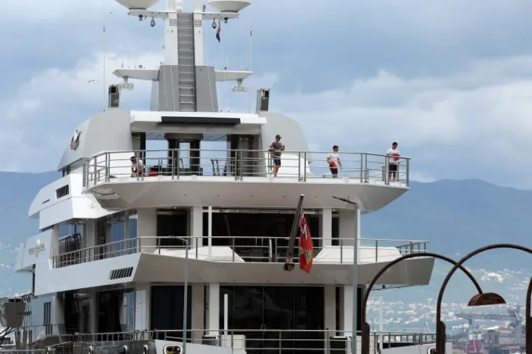 72 METRA ČISTE ZAVISTI: Luksuzna superjahta svoje je sidro bacila u riječku luku