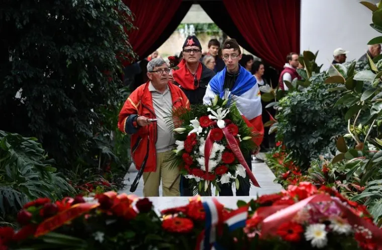 FOTOGALERIJA IZ KUĆE CVIJEĆA: Odana počast Titu na njegovom grobu u Beogradu