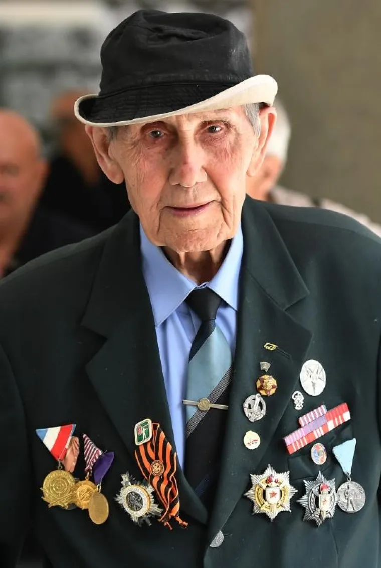 FOTOGALERIJA IZ KUĆE CVIJEĆA: Odana počast Titu na njegovom grobu u Beogradu