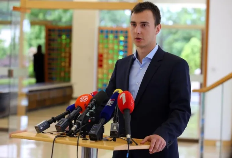 GUŽVA NA PANTOVČAKU: Čelnici stranaka na pojedinačnim razgovorima s Kolindom