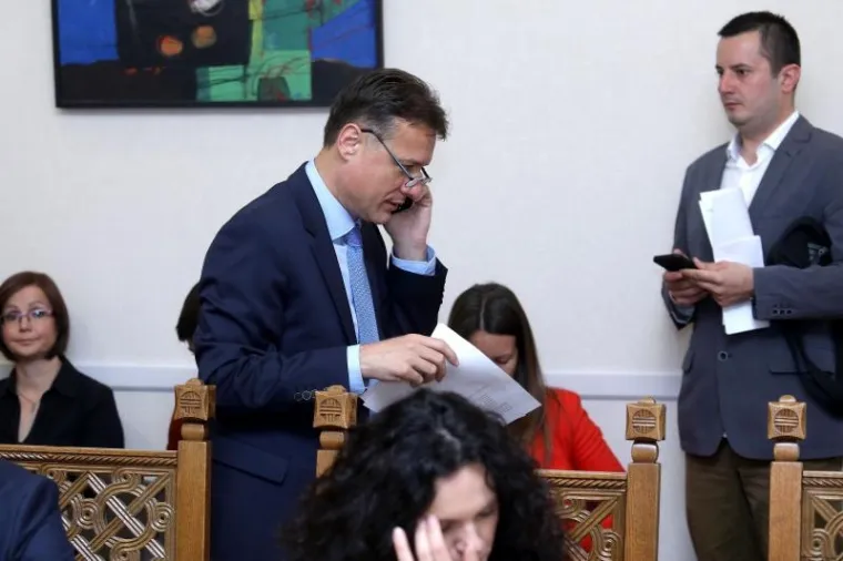 Burna sjednica saborskog Odbora za Ustav