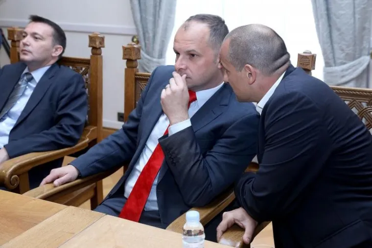 Burna sjednica saborskog Odbora za Ustav