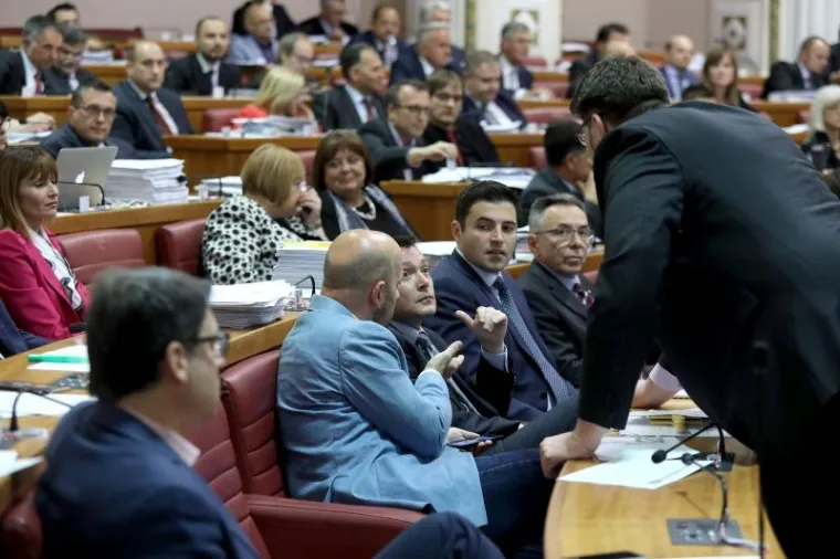 HRVATSKI PARLAMENTARIZAM U 29 SLIKA: Ovako to danas izgleda u Saboru