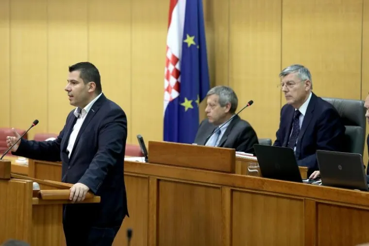 HRVATSKI PARLAMENTARIZAM U 29 SLIKA: Ovako to danas izgleda u Saboru