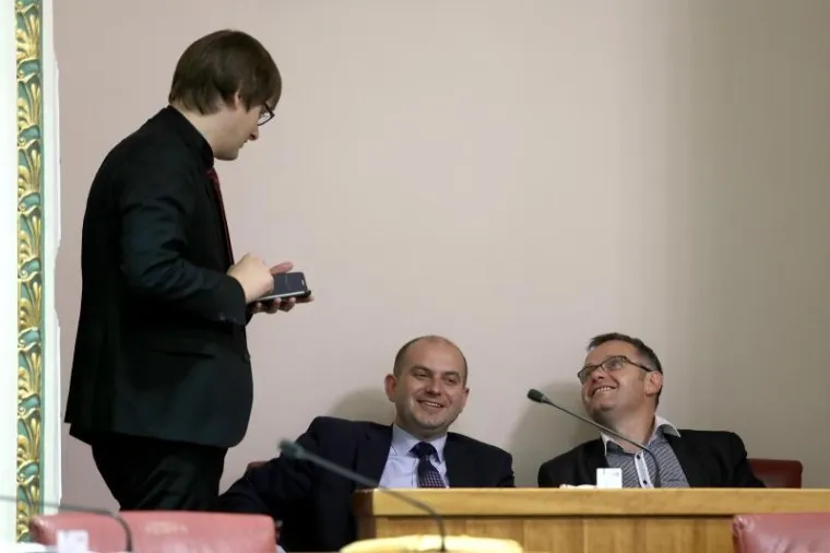 HRVATSKI PARLAMENTARIZAM U 29 SLIKA: Ovako to danas izgleda u Saboru