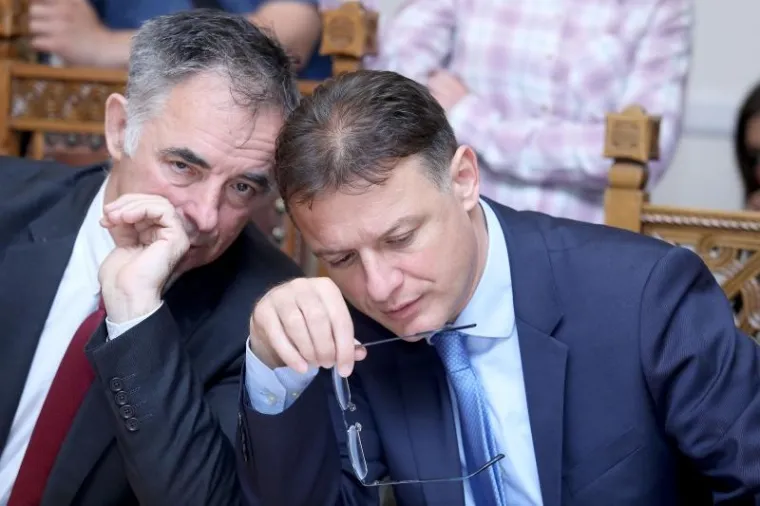 POVJERLJIVI RAZGOVORI U SABORU: O čemu to šapuću Pupovac i Jandroković?