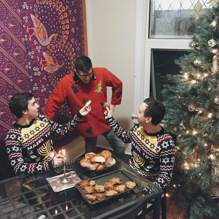 IGRA 'PRONAĐI JURU' U VERZIJI ZA ODRASLE: Dildo je skriven na svakoj od ovih fotki, vidite li ga?