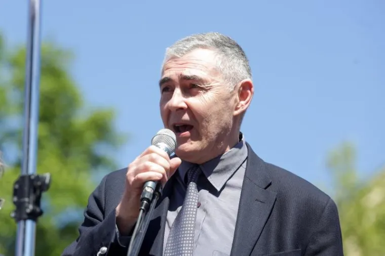 Javni prosvjed inicijative Krug za trg. Prosvjedom se od Gradske skup&scaron;tine Grada Zagreba jo&scaron; jednom traži promjena imena Trga mar&scaron;ala Tita.