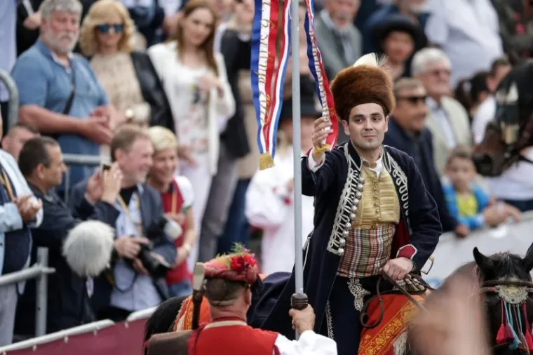 Četvrti put u povijesti Alka se održala izvan Sinja a trčalo ju je 17 sinjskih alkara kopljanika u čast hrvatskih branitelja Vukovara i cijele Hrvatske.