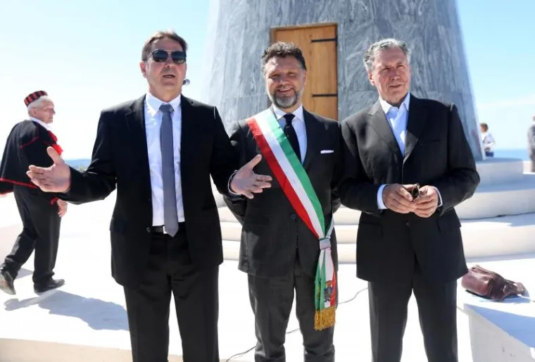 BLAGOSLOVLJEN 17-METARSKI KIP GOSPE OD LORETA: Petrina odu&scaron;evljen, Đani Mar&scaron;an otpjevao 'Bože čuvaj Hrvatsku'