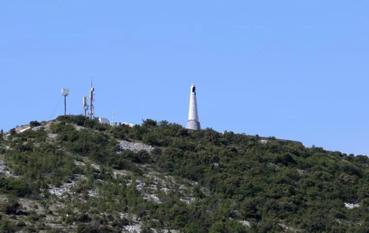 BLAGOSLOVLJEN 17-METARSKI KIP GOSPE OD LORETA: Petrina odu&scaron;evljen, Đani Mar&scaron;an otpjevao 'Bože čuvaj Hrvatsku'