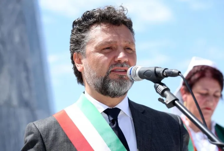 BLAGOSLOVLJEN 17-METARSKI KIP GOSPE OD LORETA: Petrina odu&scaron;evljen, Đani Mar&scaron;an otpjevao 'Bože čuvaj Hrvatsku'