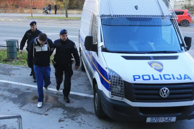 PRIVOĐENJE OKRUTNOG UBOJICE: Izbo biv&scaron;u curu i ostavio je da umre