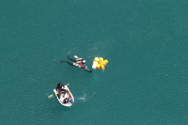 NAPRAVIO JE ONO &Scaron;TO BI SE RIJETKI USUDILI: Zaronio na dno Crvenog jezera kod Imotskog, duboko je gotovo 300 metara