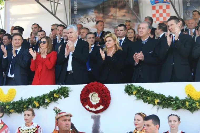 DRŽAVNI VRH U VUKOVARU: Svi su na svečanoj Sinjskoj alki u čast hrvatskim braniteljima