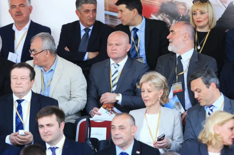 DRŽAVNI VRH U VUKOVARU: Svi su na svečanoj Sinjskoj alki u čast hrvatskim braniteljima