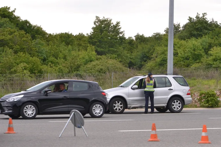 Vrsar: policija s dugim cijevima na svim istarskim križanjima traga za napadačem