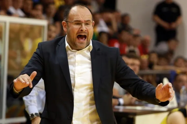 KOŠARKAŠKA GROZNICA ZAHVATILA SPLIT: Puna dvorana gledala obračun s Cedevitom