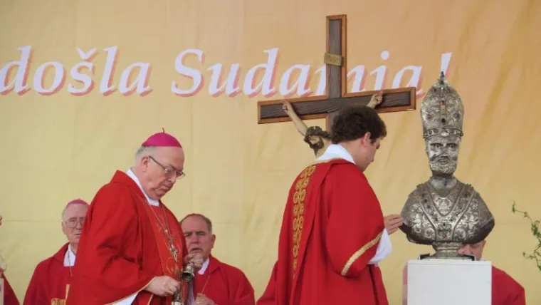 SPLIĆANI SLAVE FE&Scaron;TU SV. DUJE: Pogledajte kako je izgledala procesija, Kerum sve promatrao s prozora poput Pape