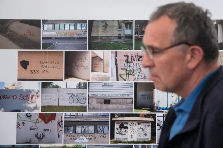 U Galeriji Greta otvorena je izložba fotografija "Boje i lakovi" , fotografa Jovice Drobnjaka. Na izložbi se može vidjeti vi&scaron;e od 300 fotografija grafita na kojima se spominje Zdravko Mamić, a koje je Jovica fotografirao od 2011. godine.