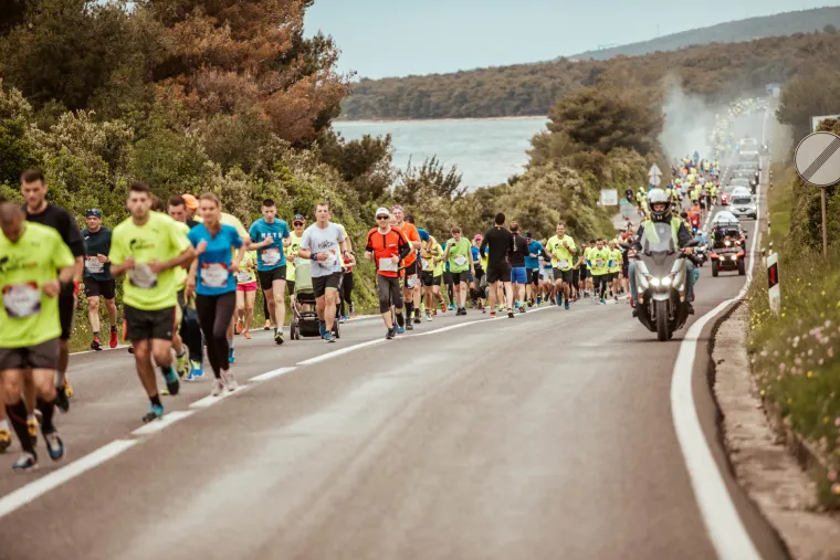 Slike Zadra ponovno obi&scaron;le svijet: 8000 ljudi startalo globalnu utrku Wings for Life World Run