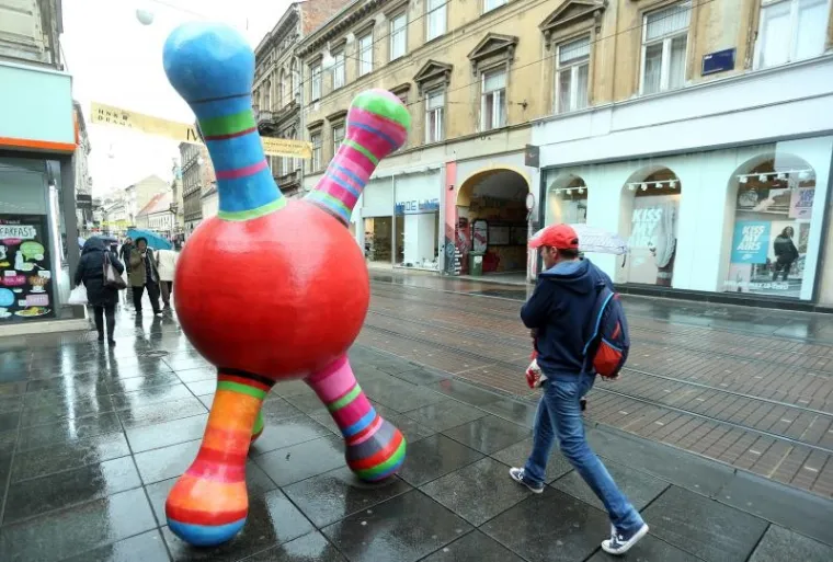 Neobične instalacije u sredi&scaron;tu Zagreba privlače prolaznike da se s njima fotografiraju