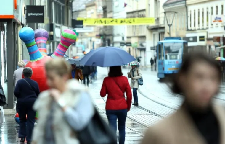 Neobične instalacije u sredi&scaron;tu Zagreba privlače prolaznike da se s njima fotografiraju