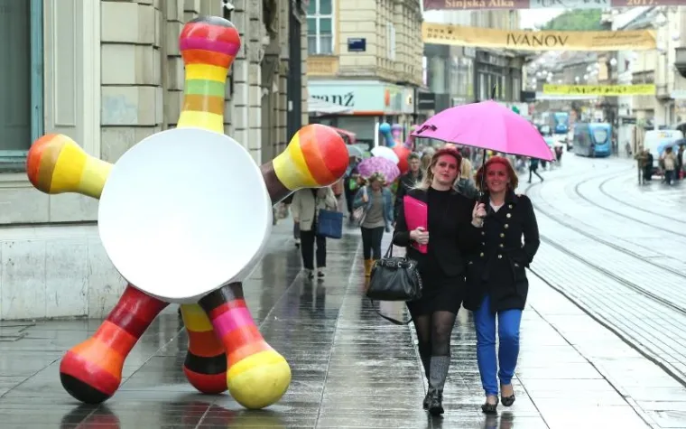 Neobične instalacije u sredi&scaron;tu Zagreba privlače prolaznike da se s njima fotografiraju