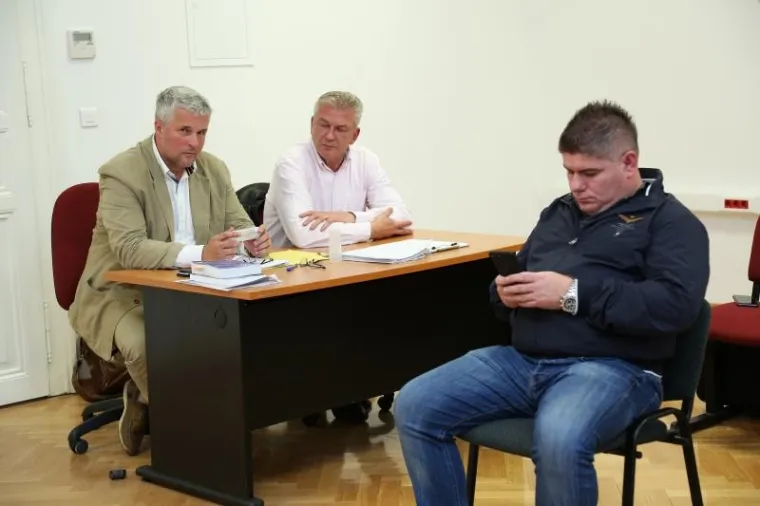 SUĐENJE BUJANCU: Kontroverzni voditelj brani se od optužbi za klevetu