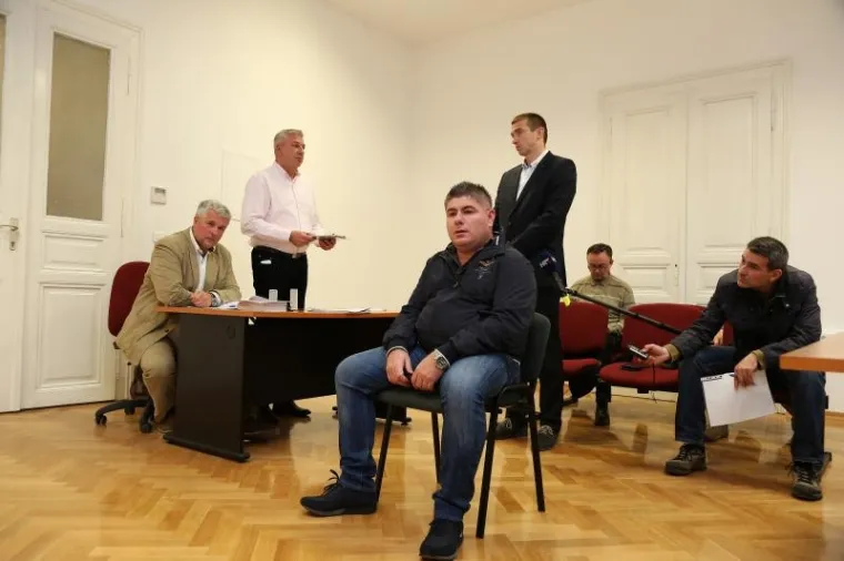 SUĐENJE BUJANCU: Kontroverzni voditelj brani se od optužbi za klevetu