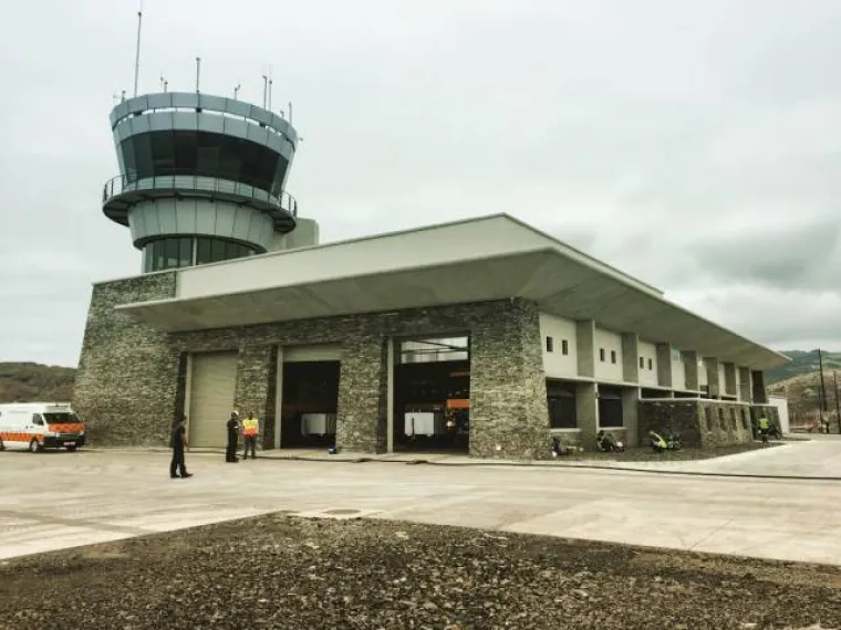 Inače, najpoznatiji stanovnik ovog otoka bio je Napoleon Bonaparte koji je u zatočeništvu usred Atlantika proveo posljednjih šest godina života.