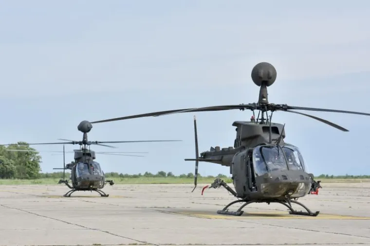 NOVE SNAGE U ZRAKU: U Zračnoj bazi Zemunik održana prezentacija letačke obuke na helikopterima Kiowa