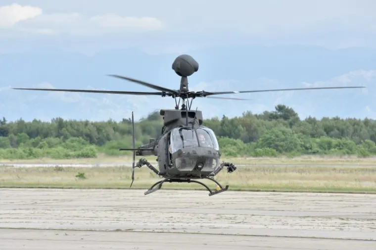 NOVE SNAGE U ZRAKU: U Zračnoj bazi Zemunik održana prezentacija letačke obuke na helikopterima Kiowa