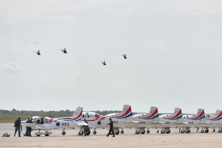 NOVE SNAGE U ZRAKU: U Zračnoj bazi Zemunik održana prezentacija letačke obuke na helikopterima Kiowa