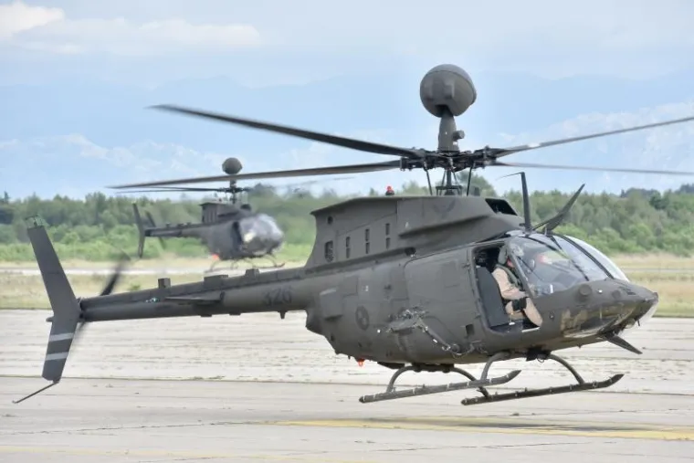 NOVE SNAGE U ZRAKU: U Zračnoj bazi Zemunik održana prezentacija letačke obuke na helikopterima Kiowa