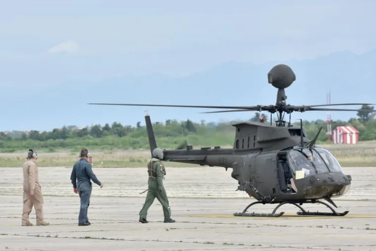 NOVE SNAGE U ZRAKU: U Zračnoj bazi Zemunik održana prezentacija letačke obuke na helikopterima Kiowa