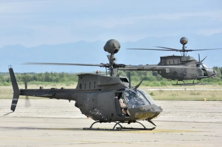 NOVE SNAGE U ZRAKU: U Zračnoj bazi Zemunik održana prezentacija letačke obuke na helikopterima Kiowa