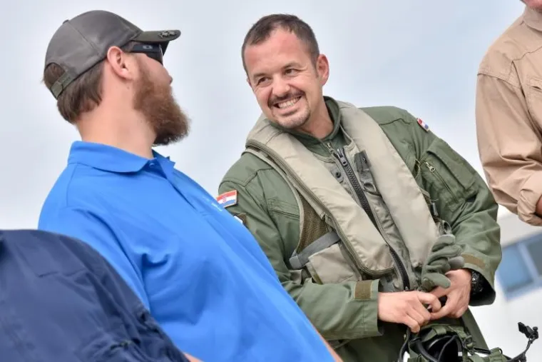 NOVE SNAGE U ZRAKU: U Zračnoj bazi Zemunik održana prezentacija letačke obuke na helikopterima Kiowa