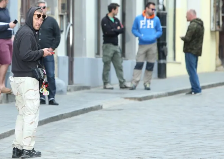 SVI SU GLEDALI U NJIH: Atraktivne djevojke privukle pozornost prolaznika na snimanju u centru Zagreba