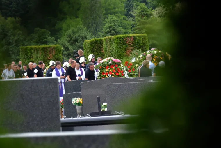 Slatina: posljednji ispraćaj obitelj Turek koja je poginula u prometnoj nesreći