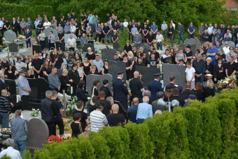 Stjepan Turek, poznat kao Čađo i Dimnjačar, bio je omiljen među Slatinjanima. Vodio je tvrtku za dimnjačarske poslove koju je kasnije predao svome sinu, dok je kćeri prepustio vođenje popularnog kafića u sredi&scaron;tu grada.