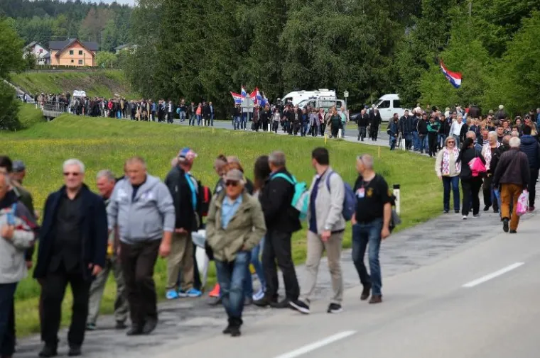 I NEKI OD POZNATIH PODUZETNIKA NA BLEIBURGU: Na komemoraciju stiglo tisuće ljudi