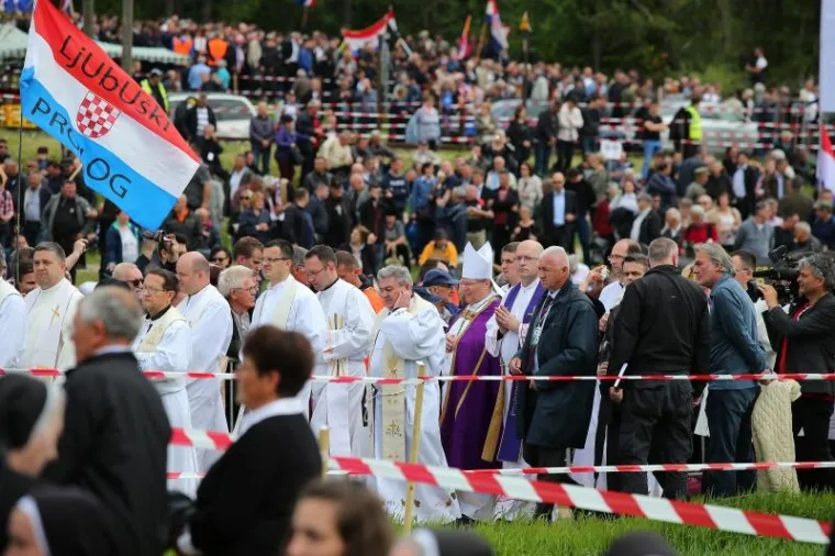 I NEKI OD POZNATIH PODUZETNIKA NA BLEIBURGU: Na komemoraciju stiglo tisuće ljudi