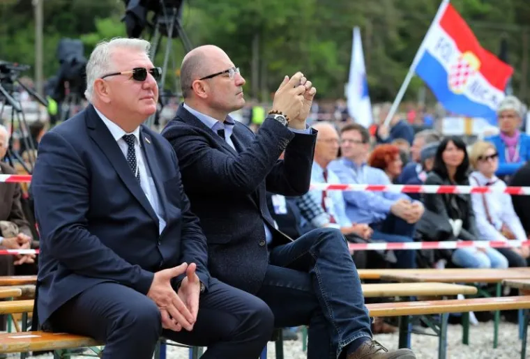 I NEKI OD POZNATIH PODUZETNIKA NA BLEIBURGU: Na komemoraciju stiglo tisuće ljudi