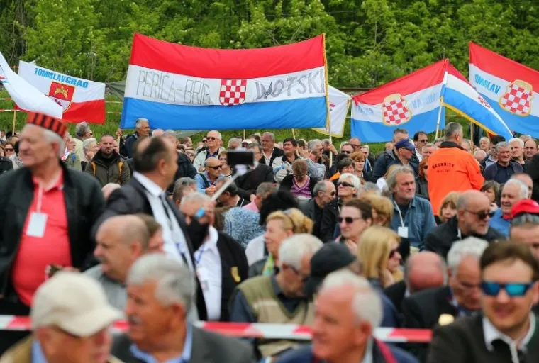 I NEKI OD POZNATIH PODUZETNIKA NA BLEIBURGU: Na komemoraciju stiglo tisuće ljudi