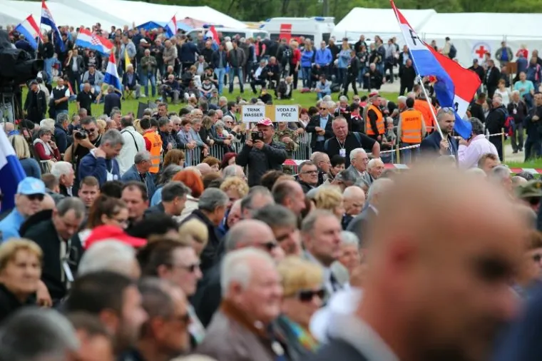 I NEKI OD POZNATIH PODUZETNIKA NA BLEIBURGU: Na komemoraciju stiglo tisuće ljudi