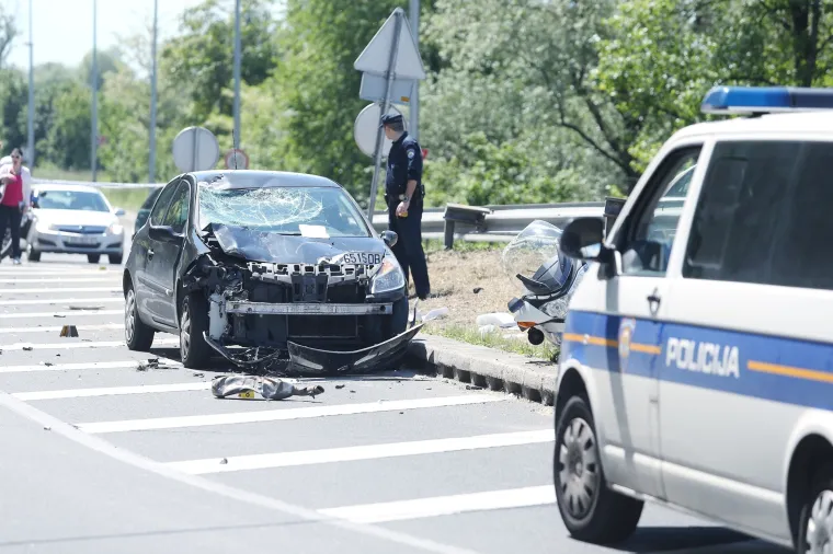 Automobilom udario policajca