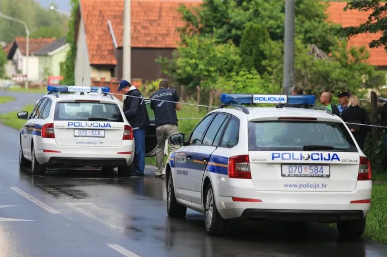 POLICAJCI PRIVODILI ŽENU, JEDAN OD NJIH TEŠKO STRADAO: Skoro ga je zaklala