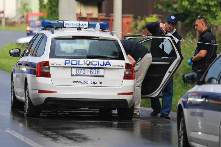 POLICAJCI PRIVODILI ŽENU, JEDAN OD NJIH TEŠKO STRADAO: Skoro ga je zaklala
